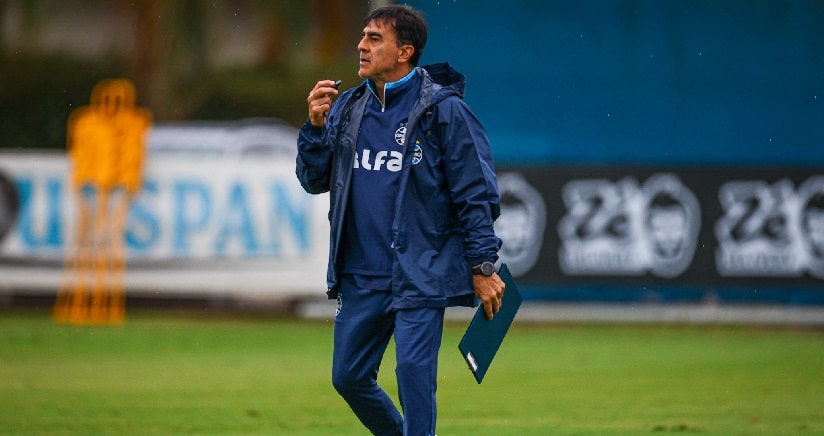 Grêmio anuncia demissão do técnico Gustavo Quinteros