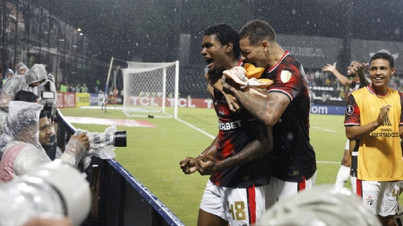 São Paulo ganha do Libertad e assume a liderança do Grupo D