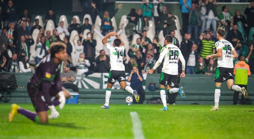Futebol: Coritiba vence o América, se recupera e encosta no G4