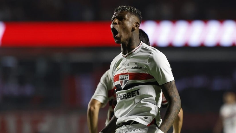 Futebol: São Paulo ganha de virada e empurra Grêmio para o Z4
