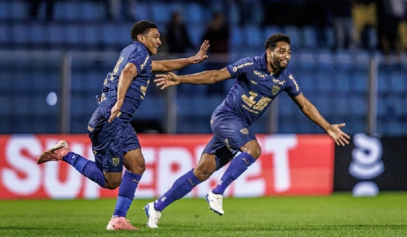Futebol: Avaí decide no primeiro tempo e goleia o Botafogo-SP