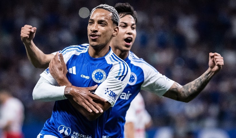 Futebol: Cruzeiro bate o Inter e dorme na vice-liderança do Brasileirão