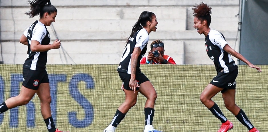 Futebol: Corinthians vence e abre vantagem sobre São Paulo na ida da semifinal