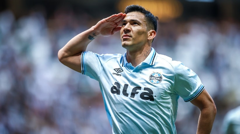 Futebol: Grêmio vira sobre o Atlético e espanta crise em jogo de quatro expulsões