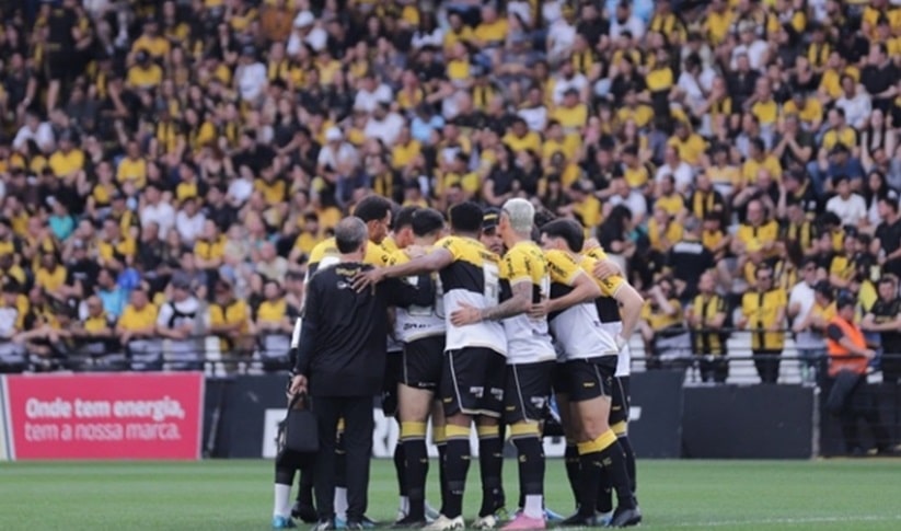 Futebol: Paysandu surpreende o líder Criciúma fora de casa