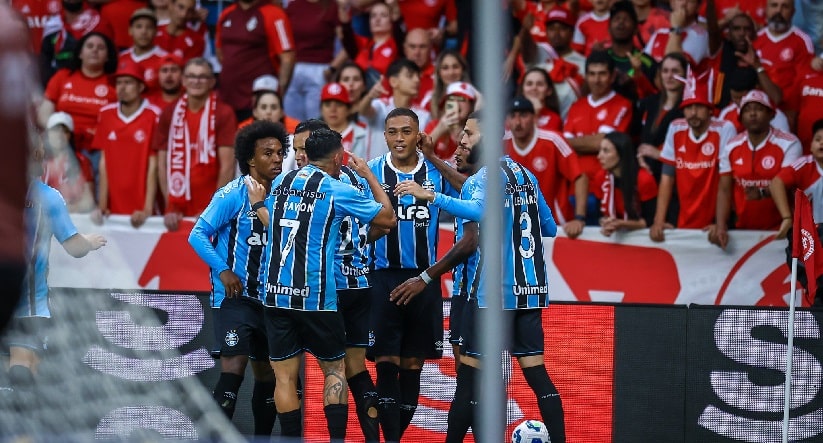 Futebol: Grêmio vira e volta a vencer o Inter após mais de dois anos